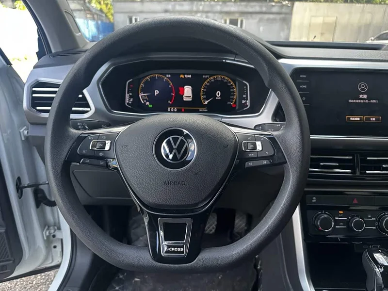 Volkswagen T-Cross — фото 7