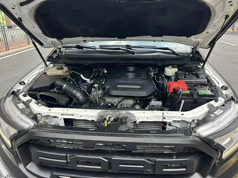 Ford Everest — фото 11