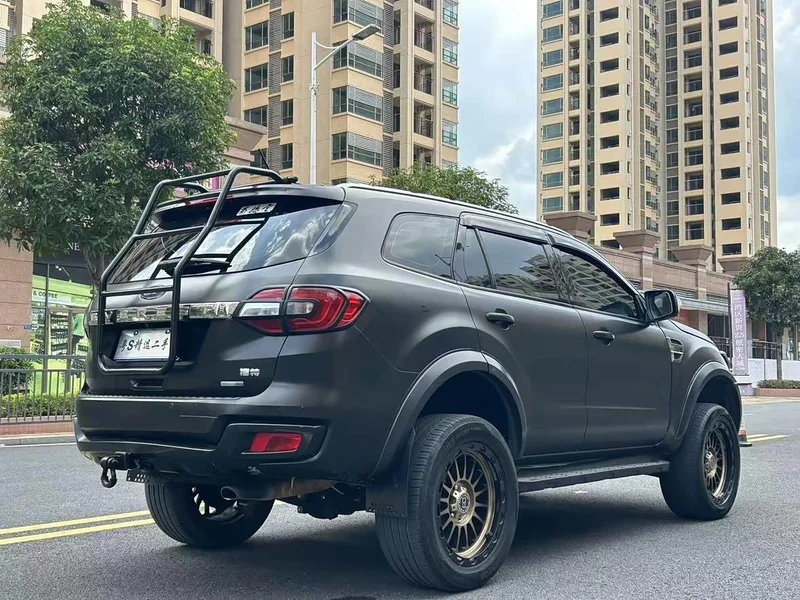 Ford Everest — фото 13