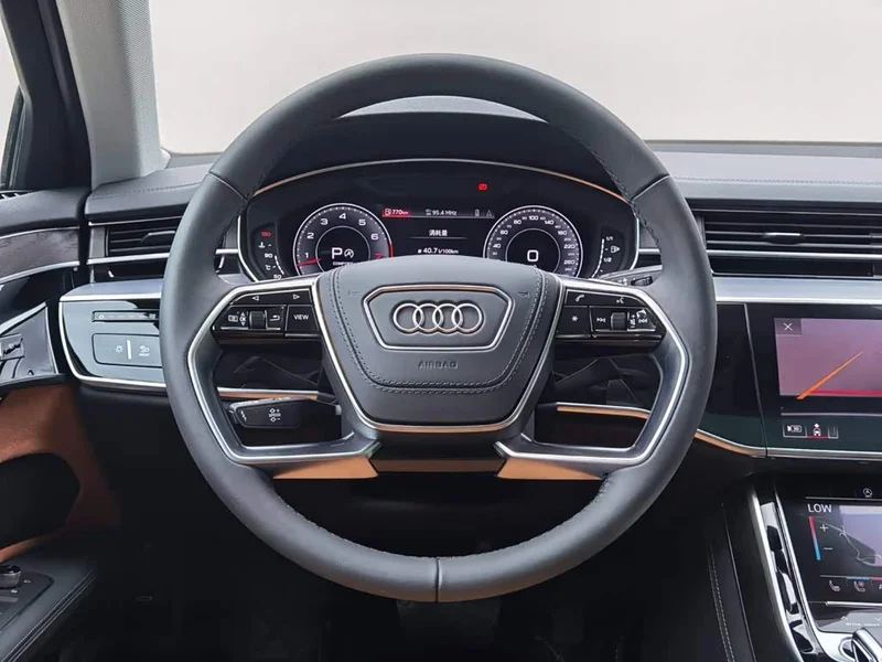 Audi A8 — фото 15