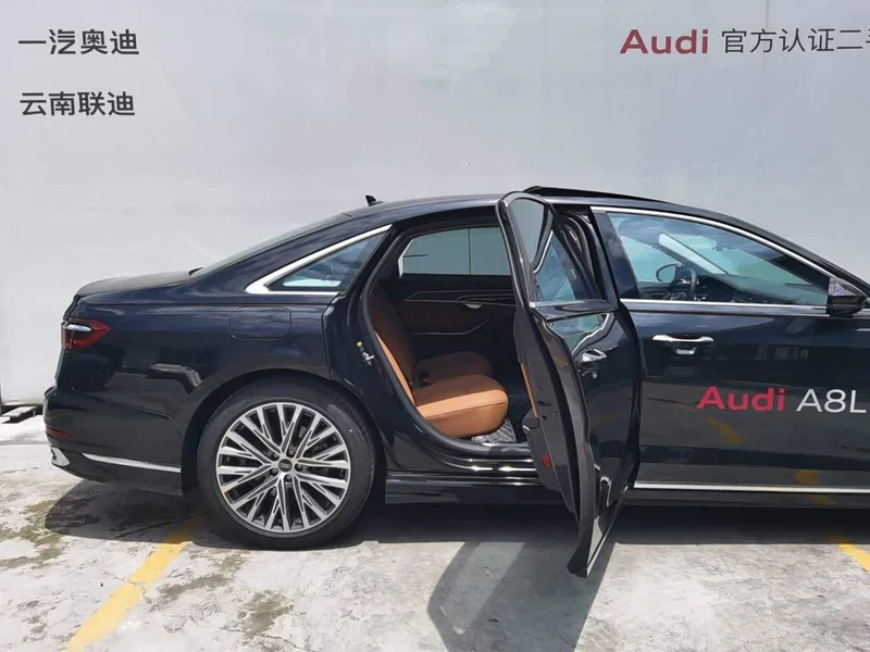 Audi A8 — фото 23