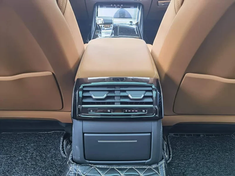 Audi A8 — фото 25