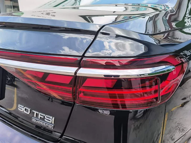 Audi A8 — фото 30