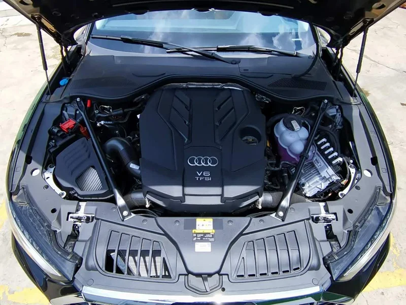 Audi A8 — фото 8