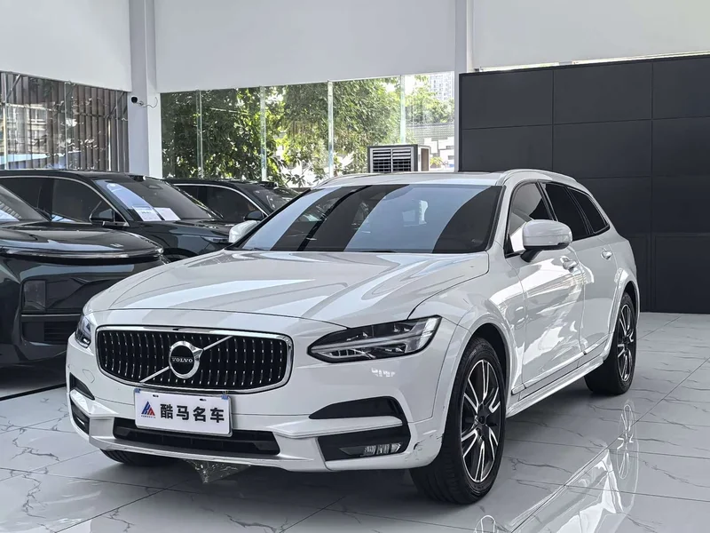 Volvo V90 — фото 1