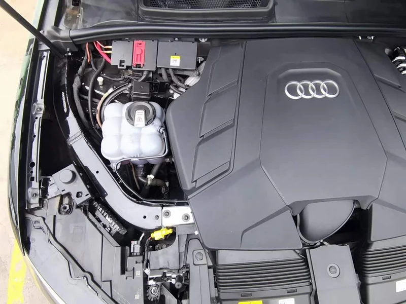 Audi Q7 — фото 11