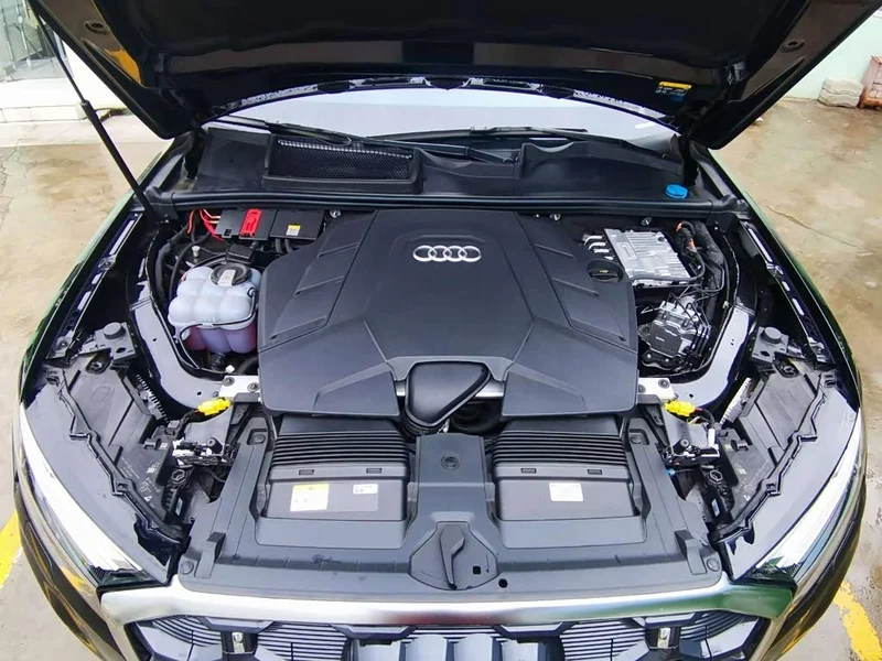 Audi Q7 — фото 10