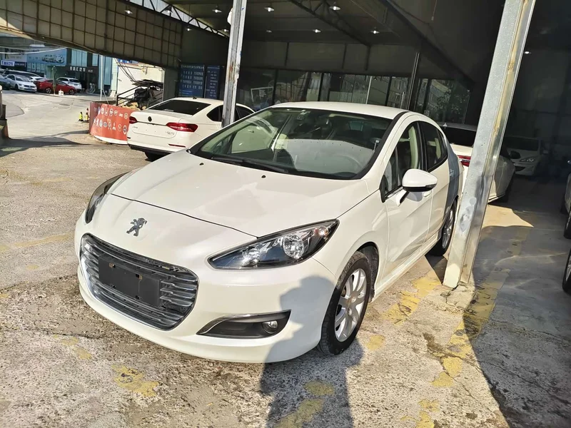 Peugeot 308 — фото 1