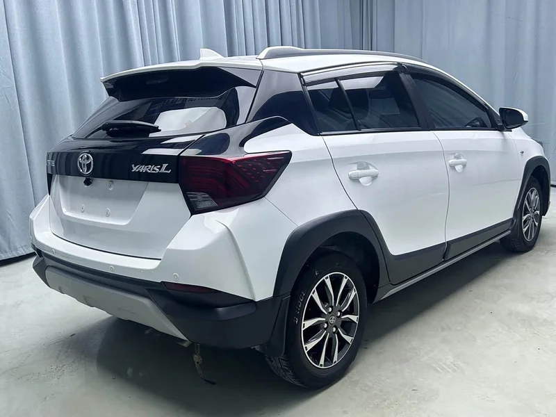 Toyota Yaris L — фото 16