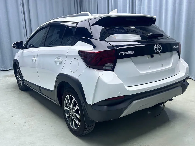 Toyota Yaris L — фото 18