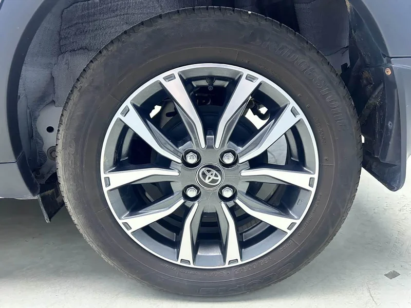 Toyota Yaris L — фото 19