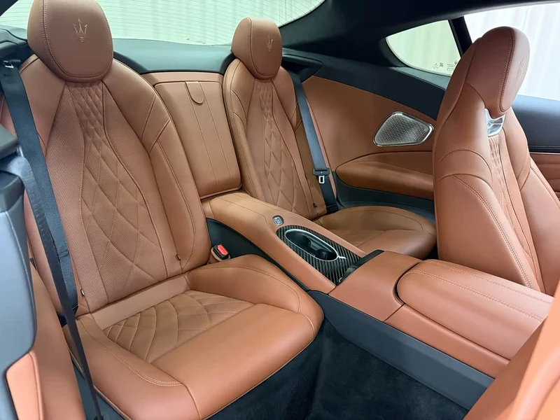 Maserati GranTurismo — фото 13