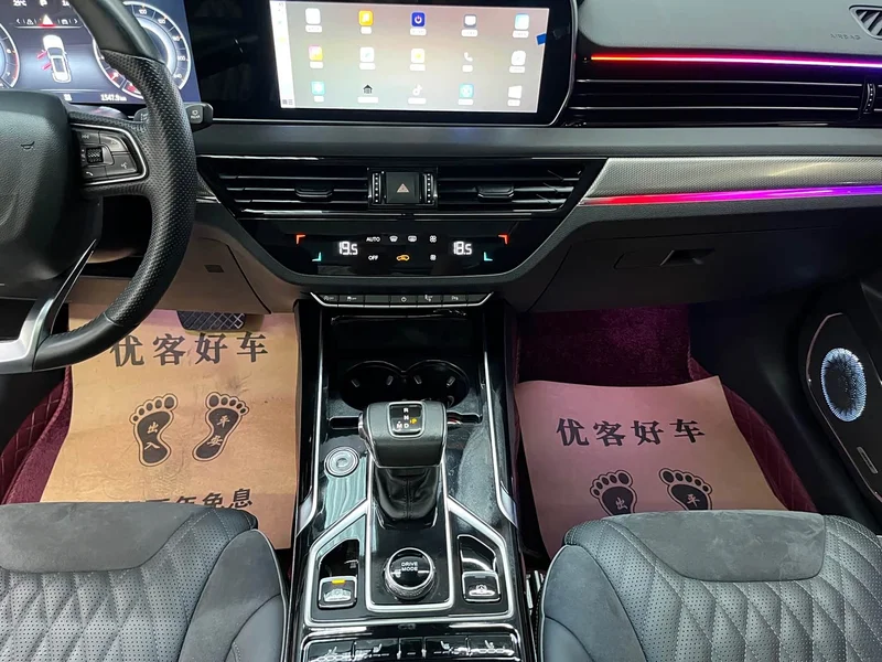 Hongqi HS5 — фото 11