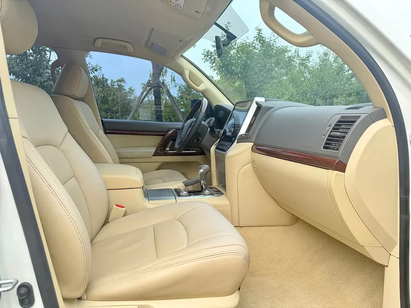 Toyota Land Cruiser (Imported) — фото 11