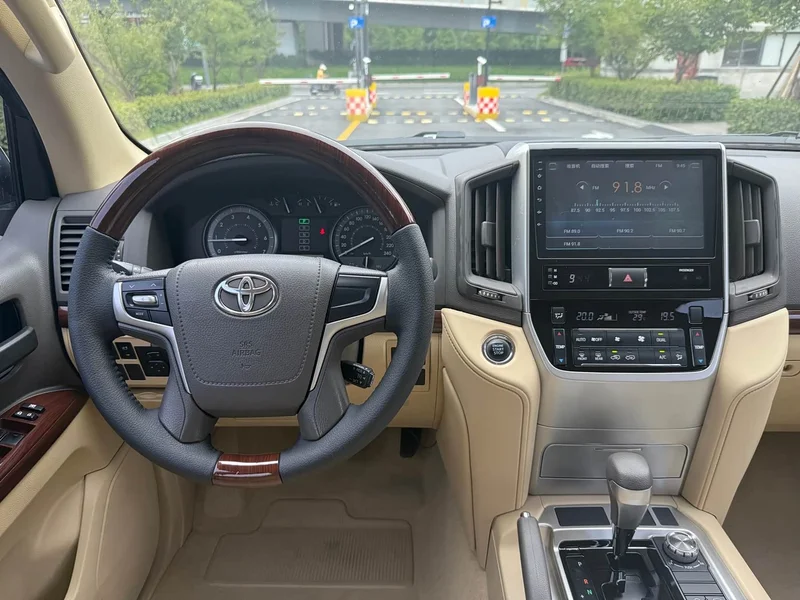 Toyota Land Cruiser (Imported) — фото 14