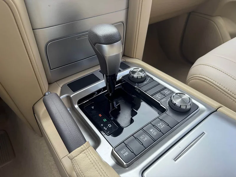 Toyota Land Cruiser (Imported) — фото 15
