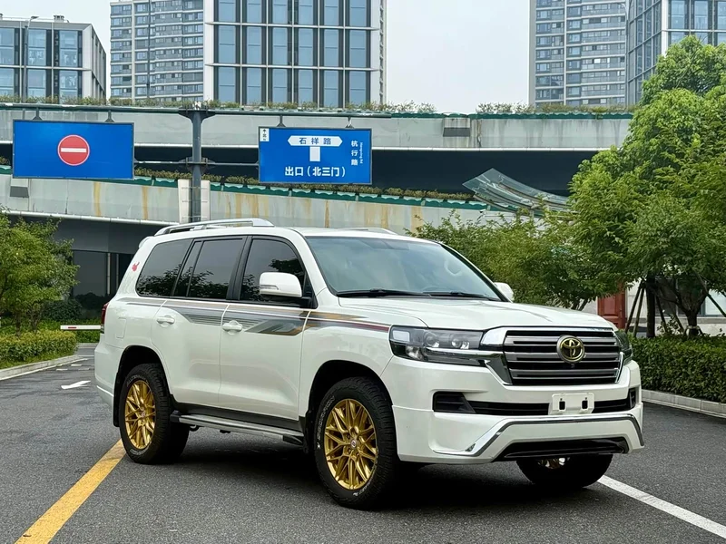 Toyota Land Cruiser (Imported) — фото 3