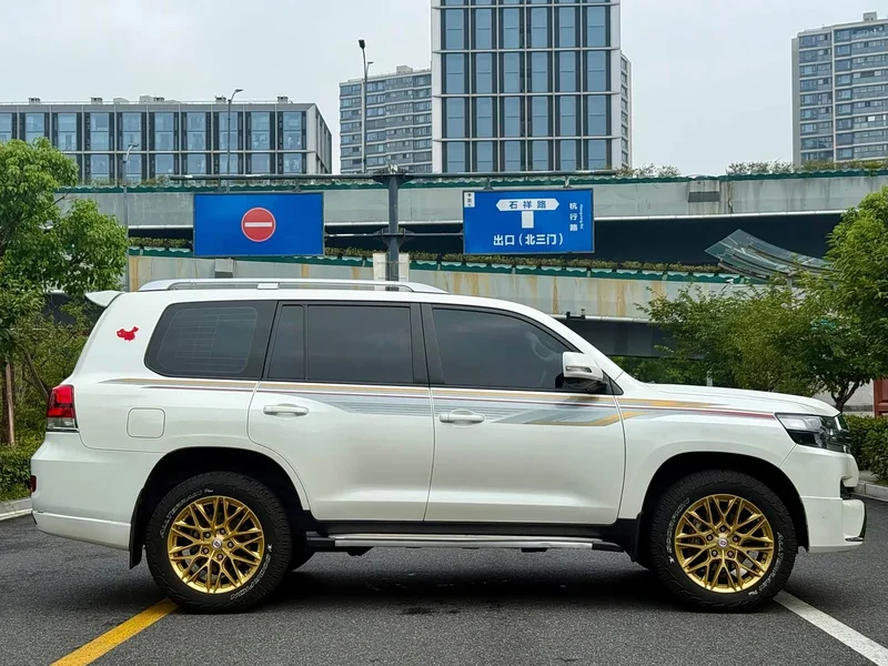 Toyota Land Cruiser (Imported) — фото 4