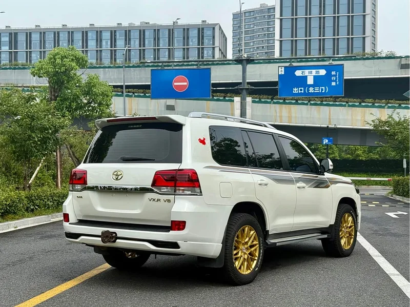 Toyota Land Cruiser (Imported) — фото 5