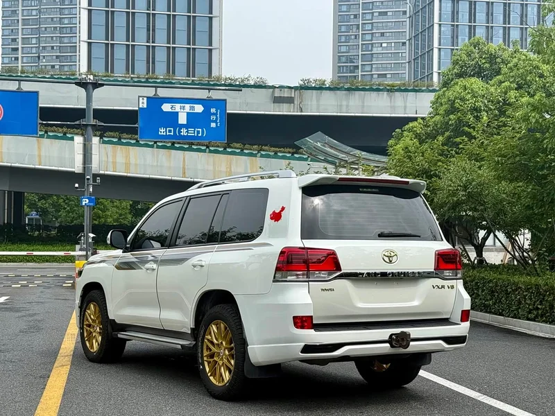 Toyota Land Cruiser (Imported) — фото 7