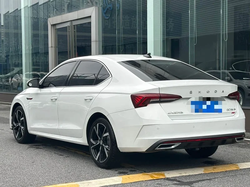 Volkswagen Octavia — фото 10