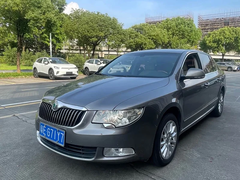 Volkswagen Superb — фото 1