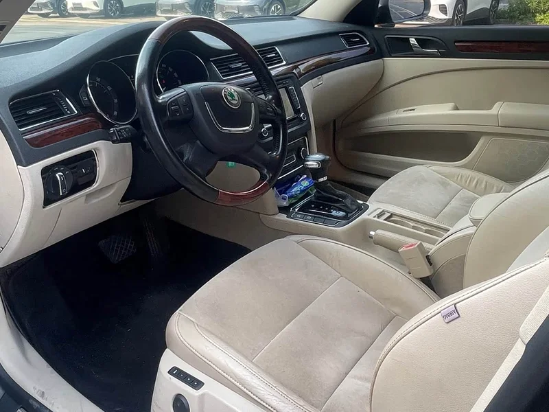Volkswagen Superb — фото 7