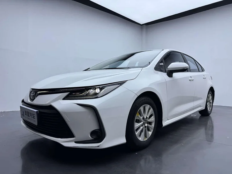 Toyota Corolla — фото 1