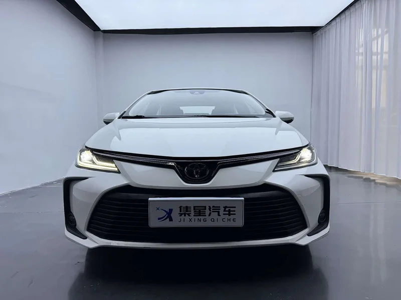 Toyota Corolla — фото 2