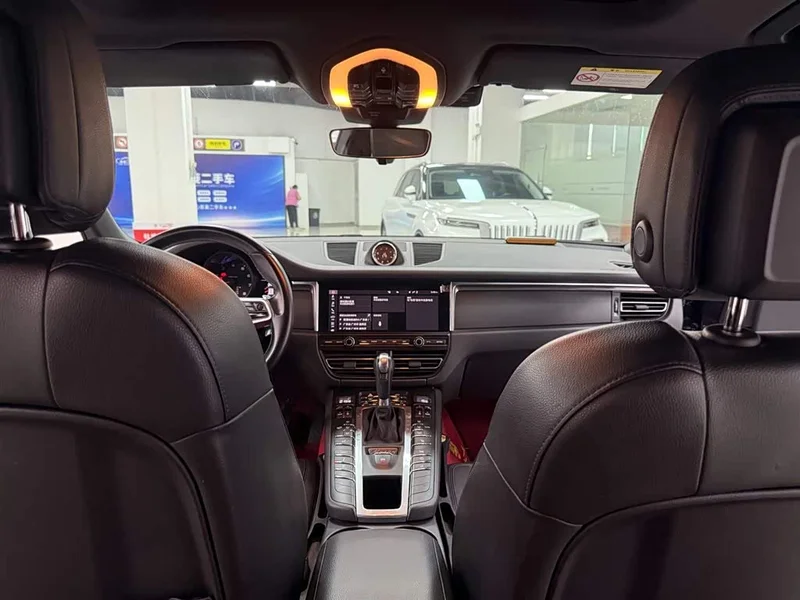 Porsche Macan — фото 10