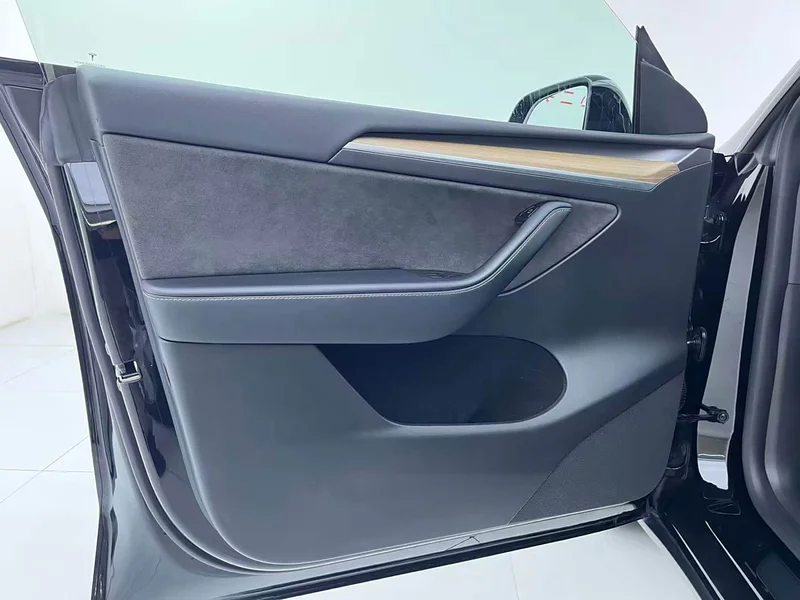 Tesla Model Y — фото 14
