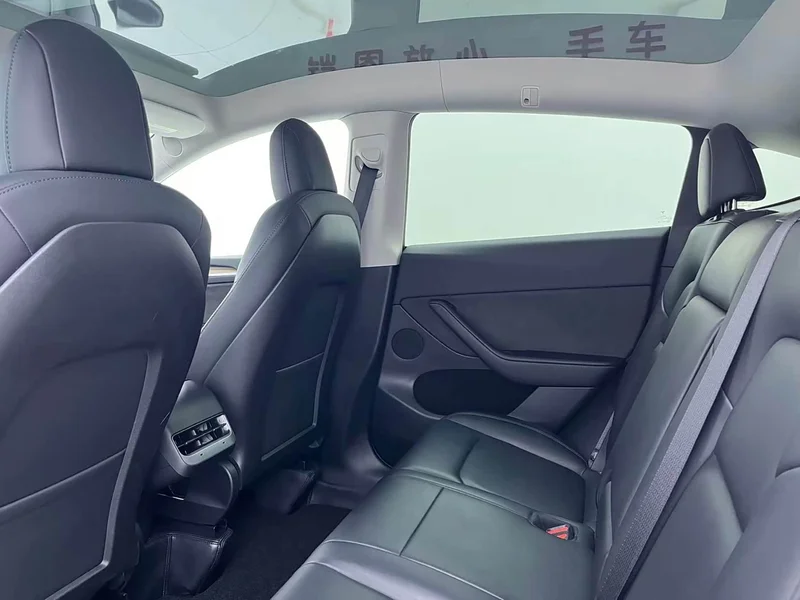 Tesla Model Y — фото 17