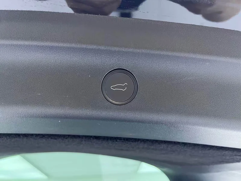 Tesla Model Y — фото 19