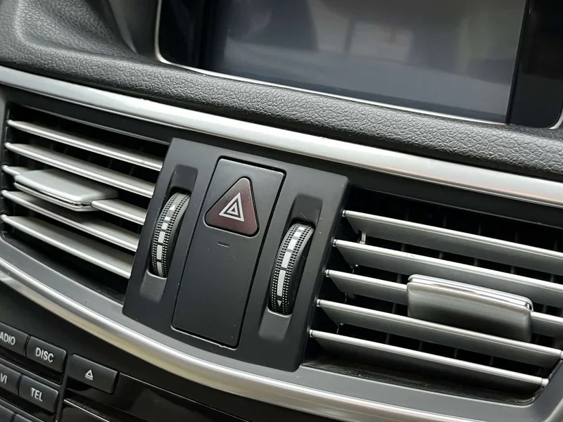 Mercedes-Benz E-Class — фото 12