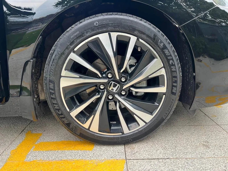 Honda Accord — фото 16