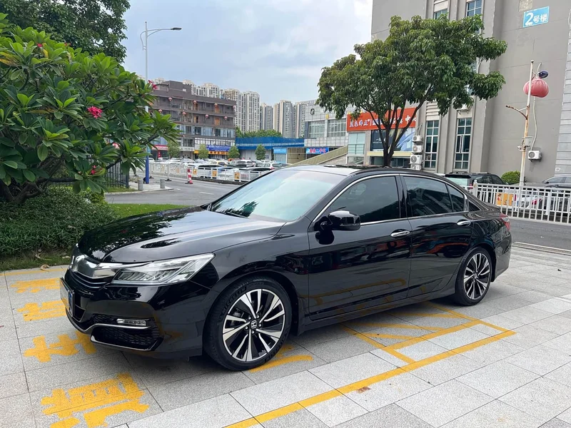 Honda Accord — фото 3