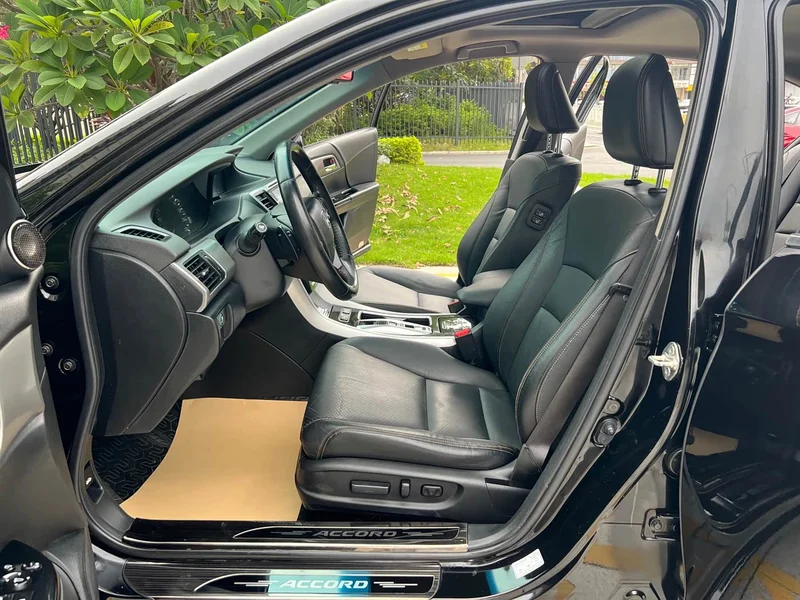 Honda Accord — фото 10