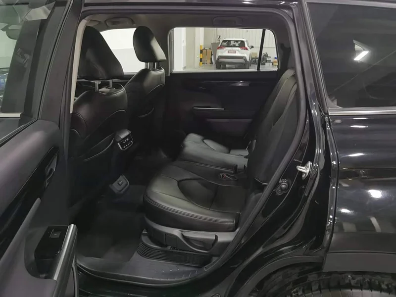 Toyota Highlander — фото 15