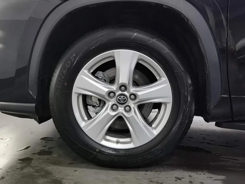 Toyota Highlander — фото 17