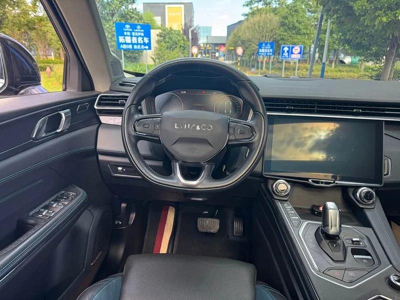 Lynk & Co 05 — фото 18