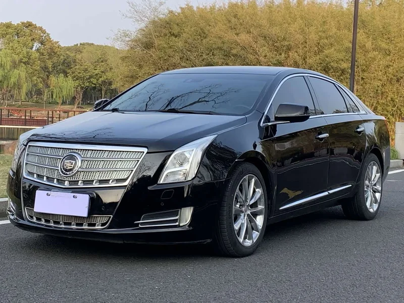 Cadillac XTS — фото 1