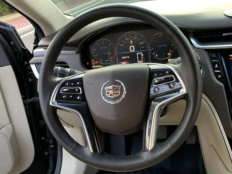 Cadillac XTS — фото 15