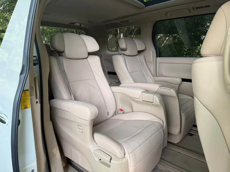 Toyota Alphard — фото 7