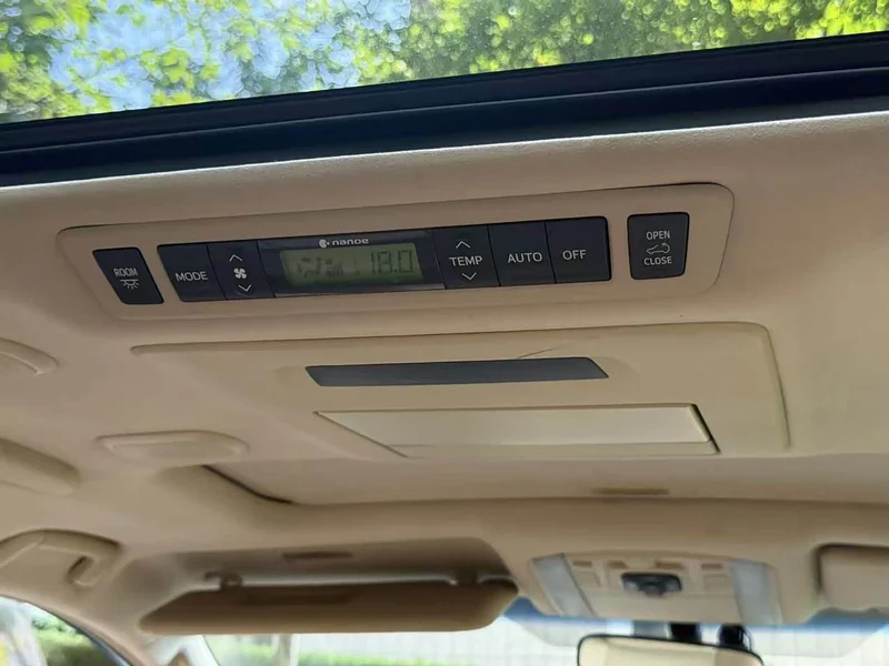 Toyota Alphard — фото 8