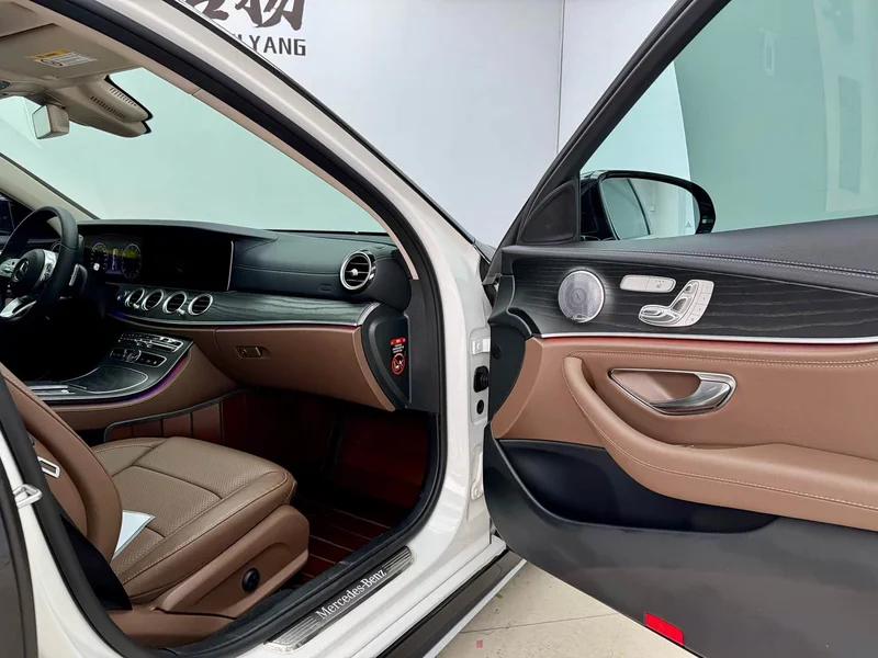Mercedes-Benz E-Class — фото 15