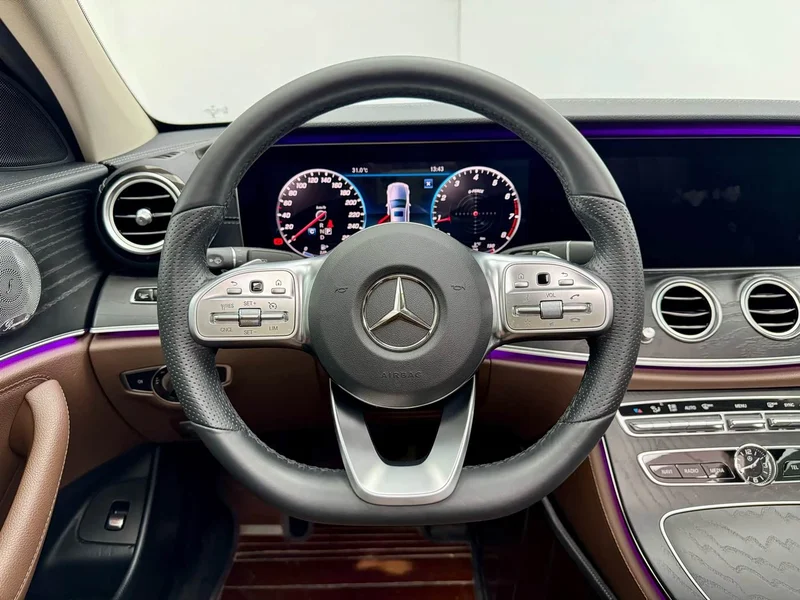 Mercedes-Benz E-Class — фото 18