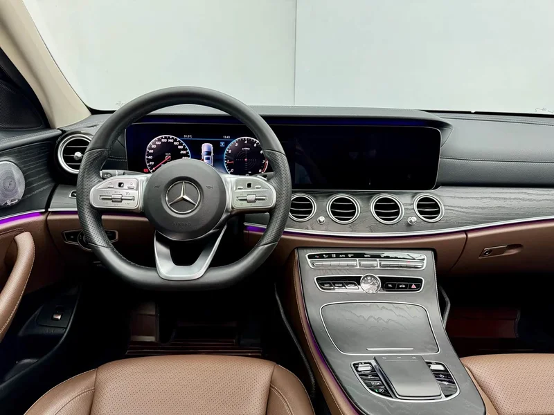 Mercedes-Benz E-Class — фото 19