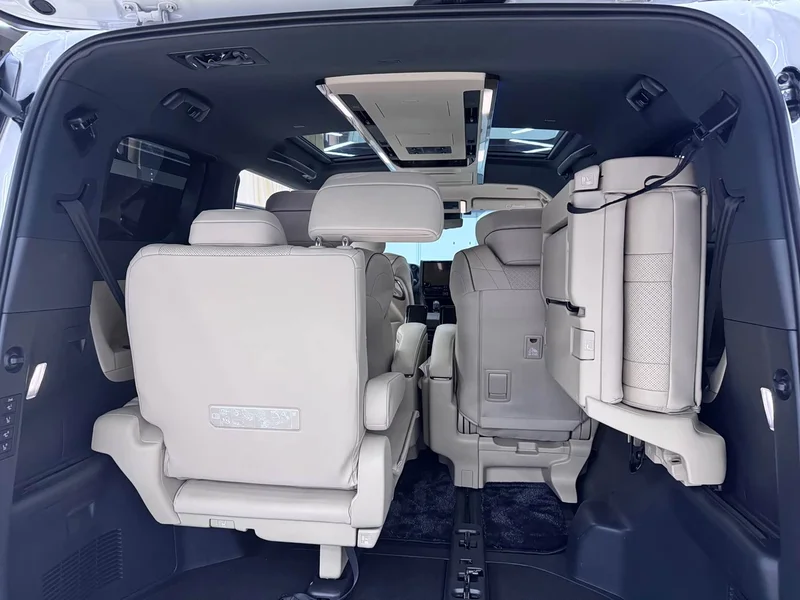 Toyota Alphard — фото 13