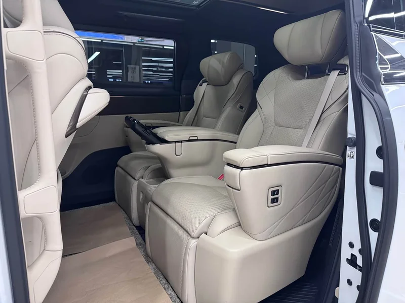 Toyota Alphard — фото 8