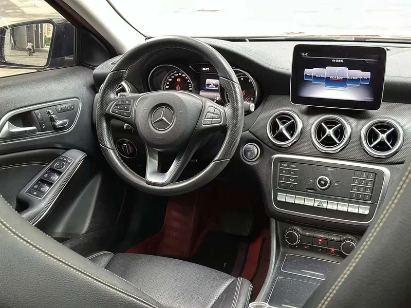 Mercedes-Benz GLA — фото 10